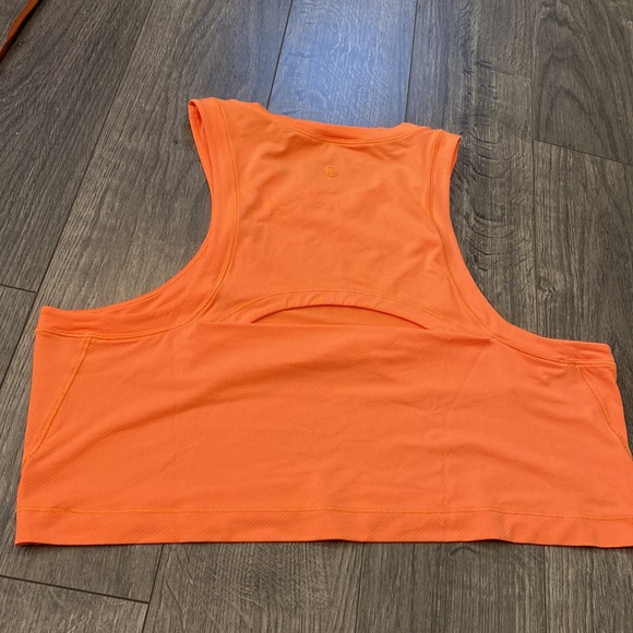 Lululemon open back crop tank - Picture 3 of 3